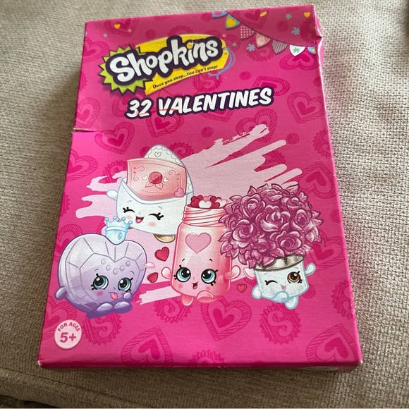 32 Shopkins kids child classroom Exchange Valentines Day Cards New Sealed Box - Picture 1 of 4